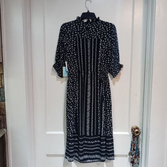 CeCe Ruffle Sleeve V-Neck Print Mix Dress - Picture 13 of 13